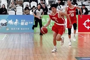 韦德：科比詹姆斯追逐伟大的目标相同，但他们的训练方式不同！